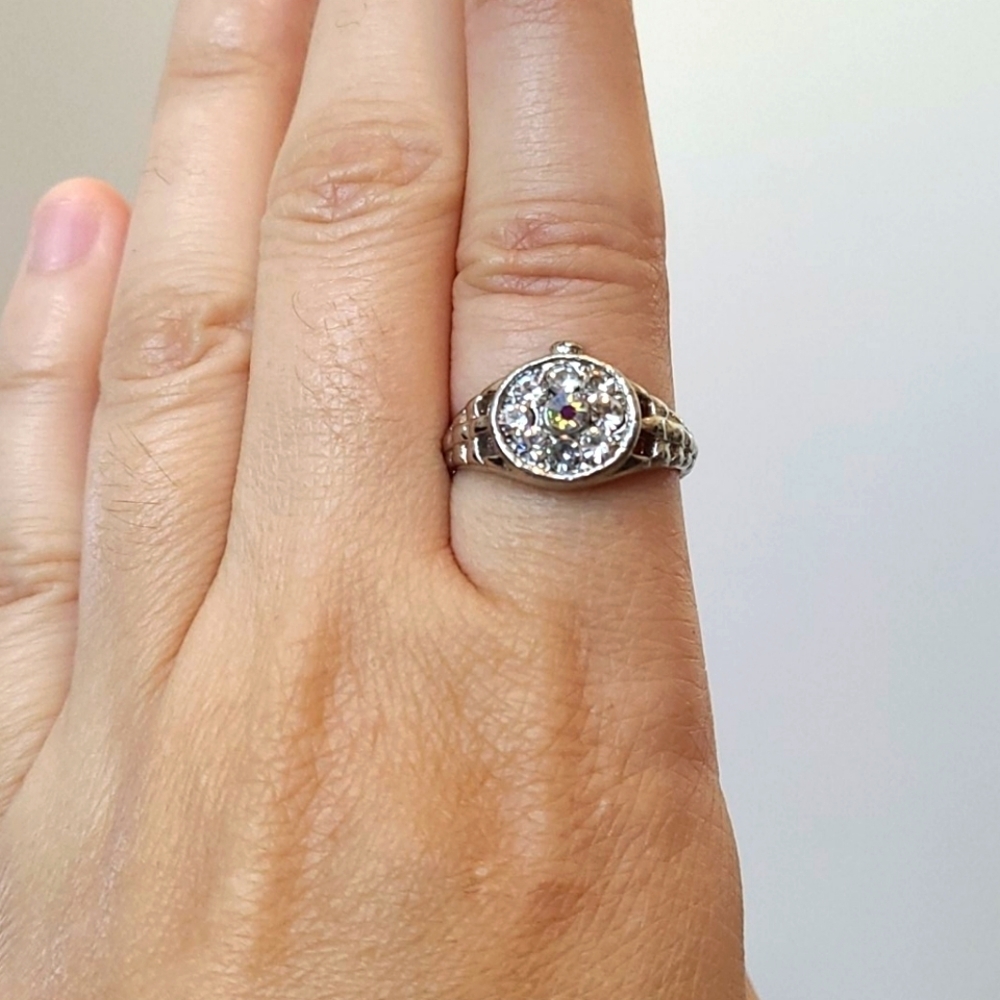 NWT Silvertone Studded Yi Xin Ring